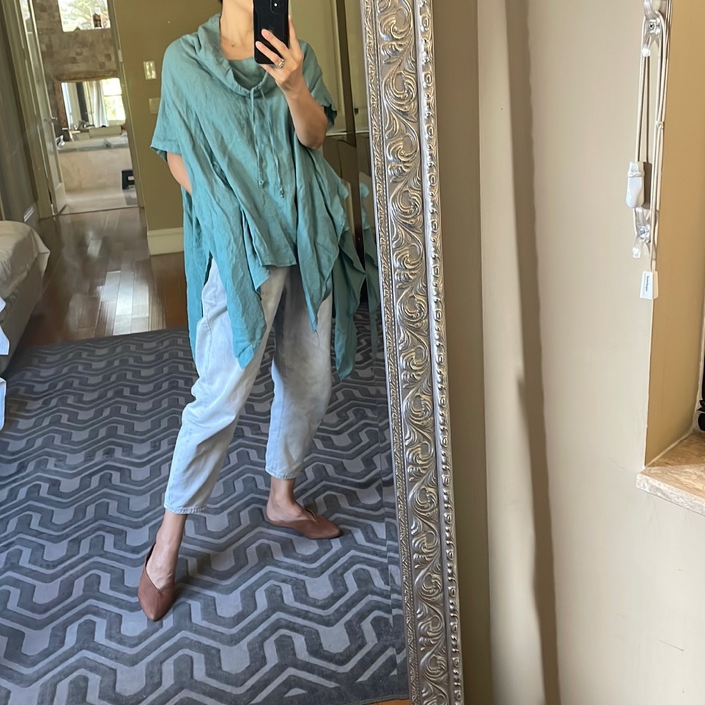 - The Lino lounce Italy style green linen top 12
